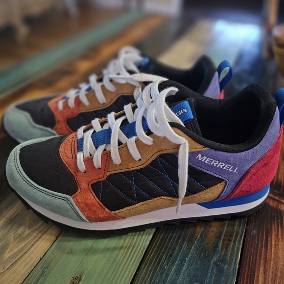 Merrel - Picture 2 of 4